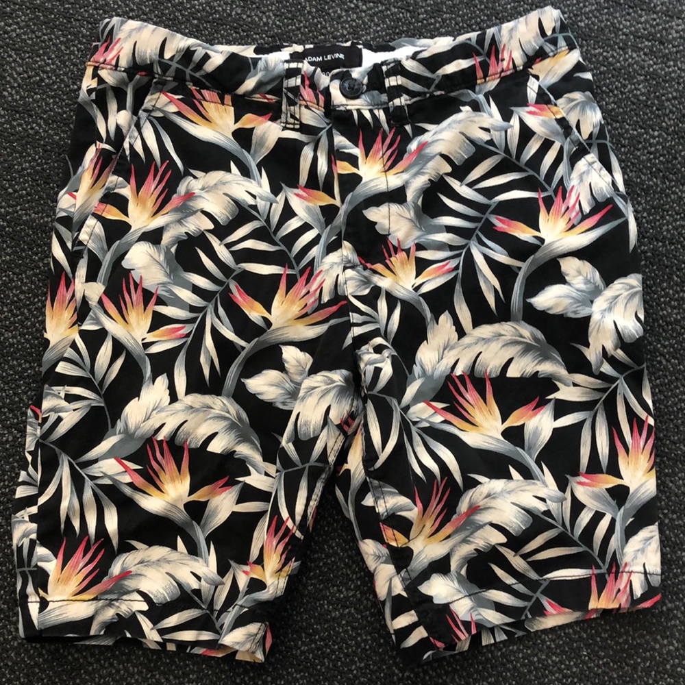 Adam Levine tropical shorts sz 30